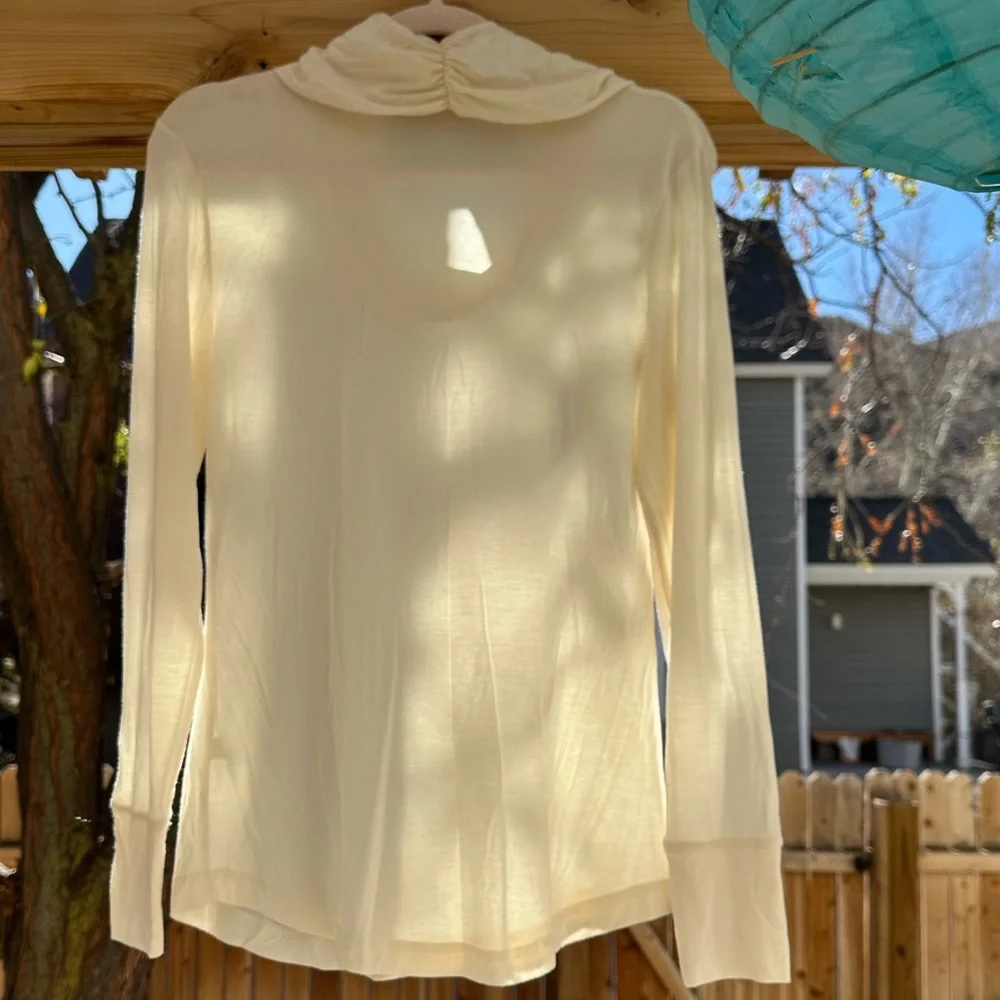 Banana Republic NWOT Long Sleeve Gummy Cowl Neck Cocoon Top Medium Cream Ivory